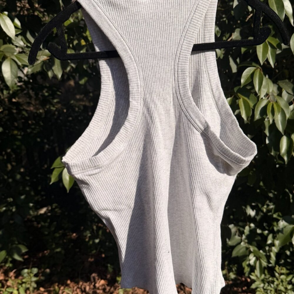 Fabletics Light Gray Ribbed Racerback Tank Top Women's S/M Athleisure - Picture 3 of 5